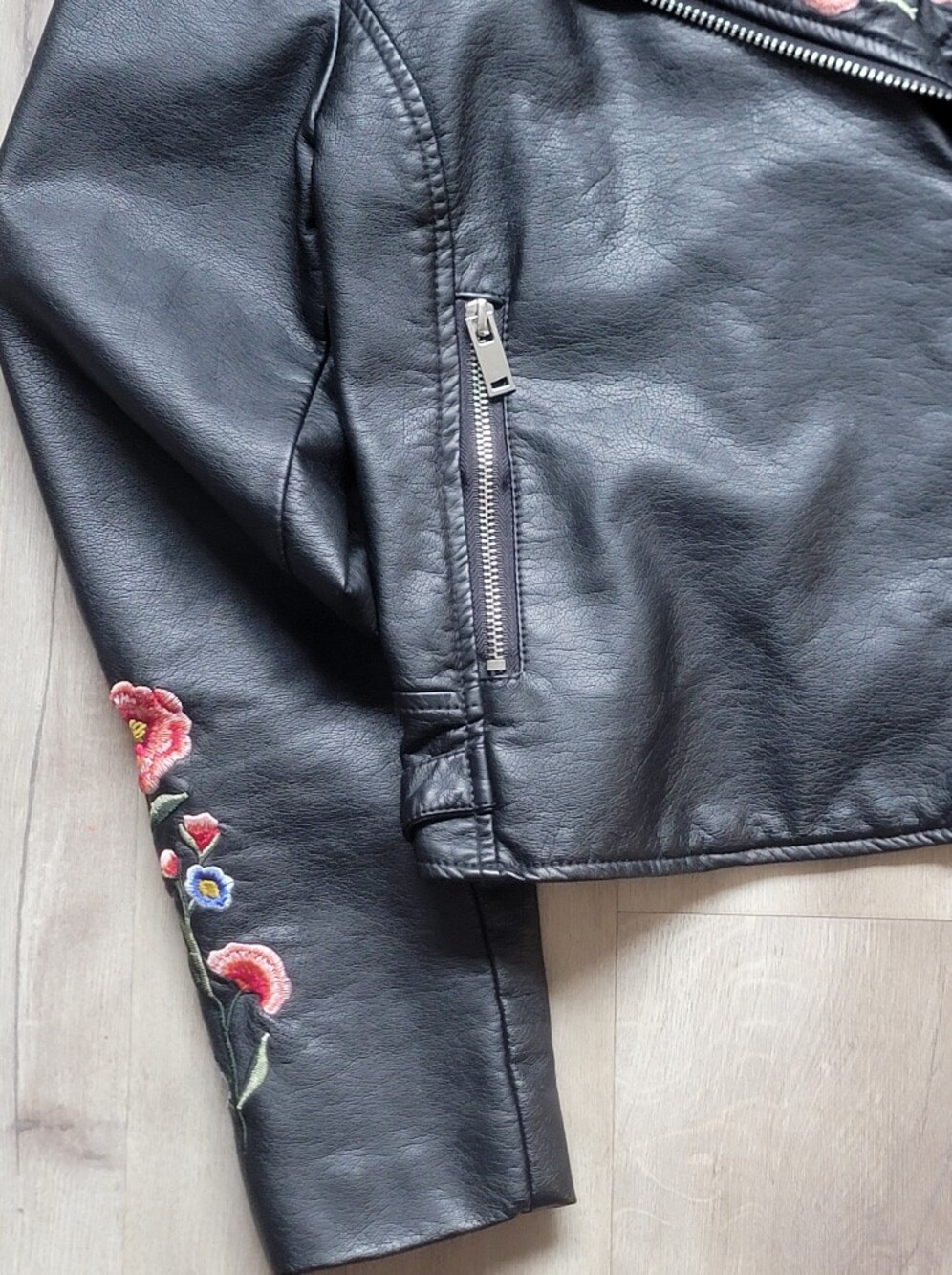Streetwear Society Floral Embroidered Faux Leather Moto Biker Boho Jacket Size L - Picture 7 of 16